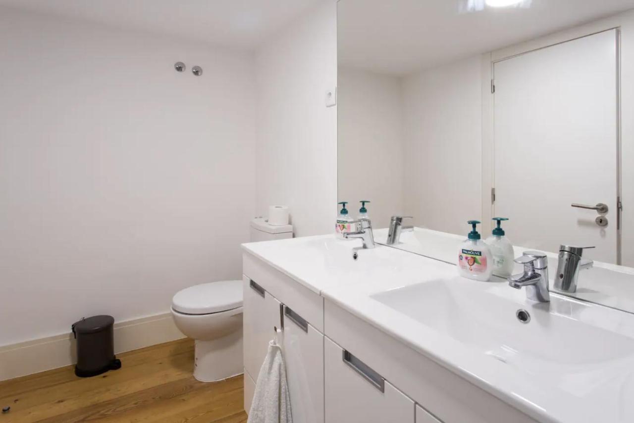 Appartement Beautiful 3-Story House In Chiado With A 40M² Private Terrace à Lisboa Extérieur photo