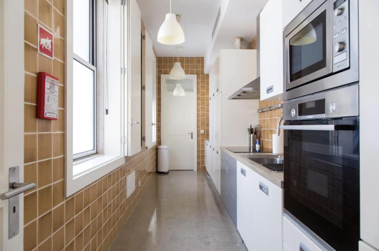 Appartement Beautiful 3-Story House In Chiado With A 40M² Private Terrace à Lisboa Extérieur photo