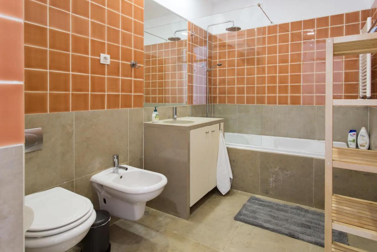 Appartement Beautiful 3-Story House In Chiado With A 40M² Private Terrace à Lisboa Extérieur photo